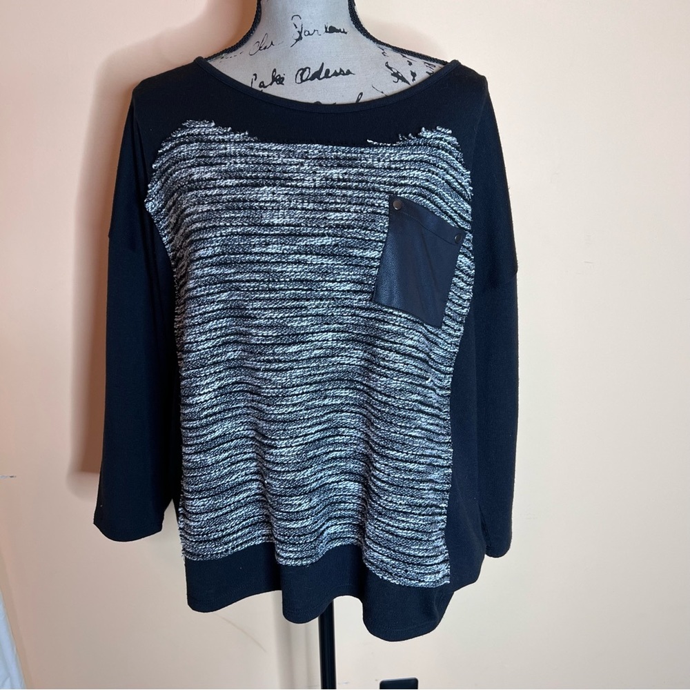 August Moon light sweater